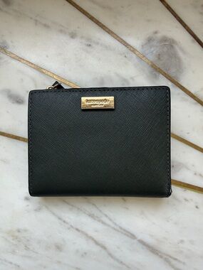 kate spade dark green Saffiano Compact Zip Wallet with Gold Logo